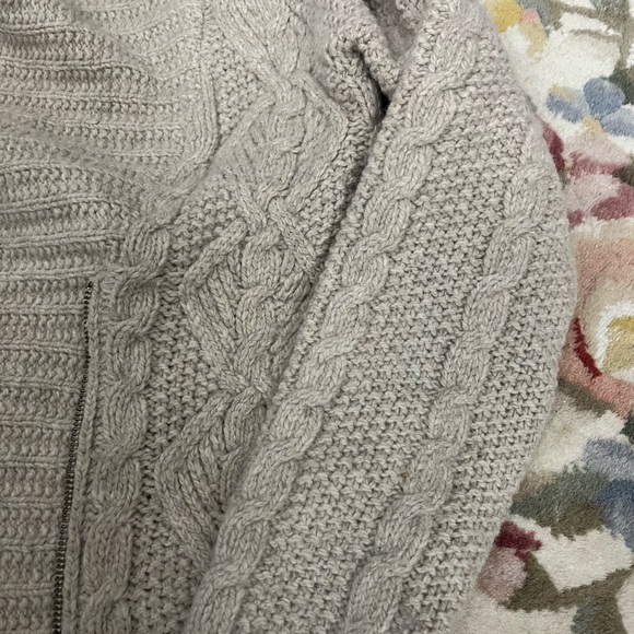 Cable Knit Eddie Bauer Sweater - oatmeal / ivory color - size S - Picture 5 of 8
